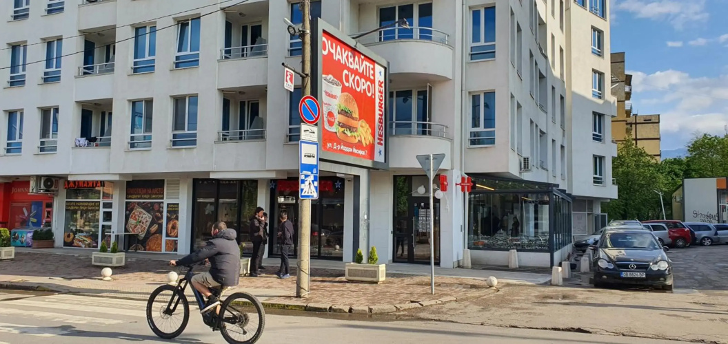 Colonel apartment 956