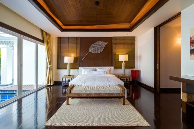 Luxury Mansion 6 BR on Golf Course JB