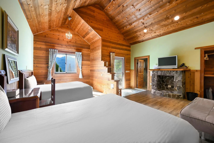 Aurora Villa