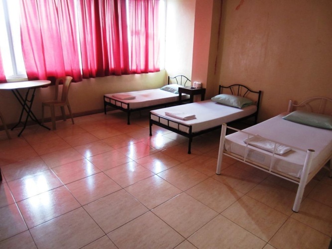 Standard Triple room