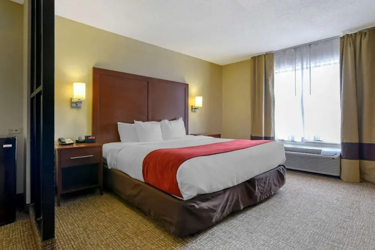Comfort Suites