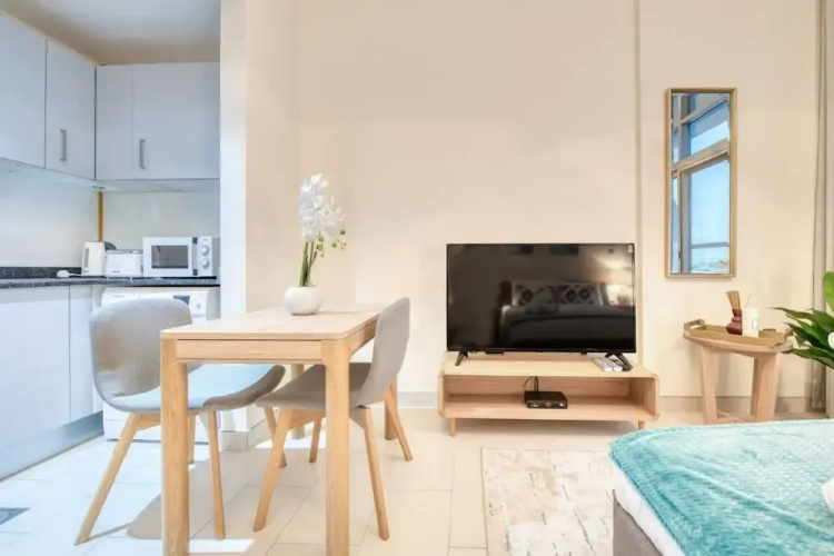Luton Vacation Homes Roy Mediterrian