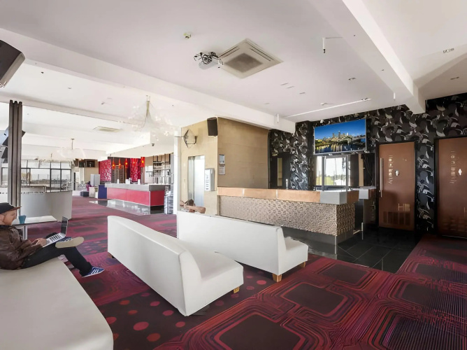 Summer House Backpackers Melbourne