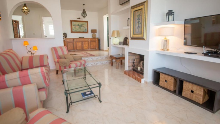 3 Bedrooms Cottage