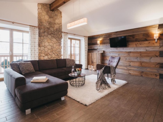4 Bedrooms Deluxe Apartment