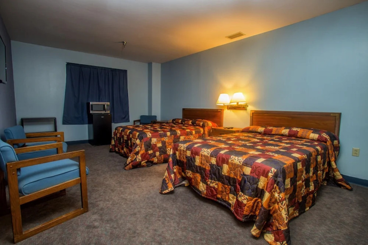 Lafayette Inn