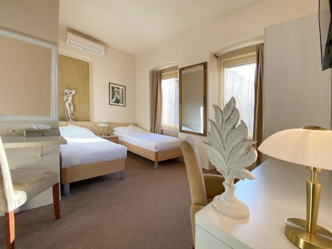 Comfort Double room with view