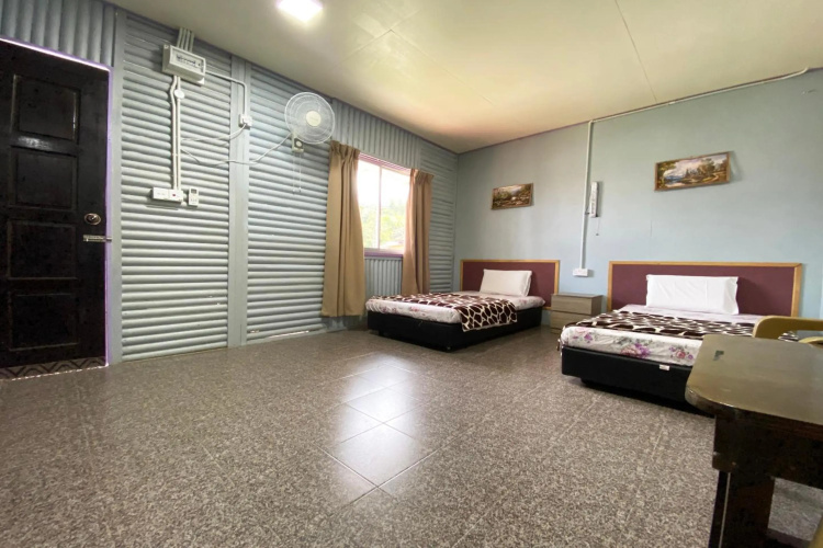 Oyo 90284 Kampung Stay Kilimu - Ranau