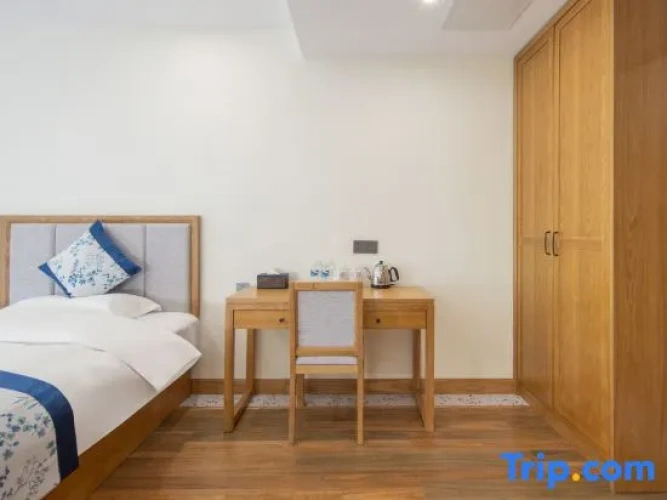 Standard Twin room with balcony and with lake view