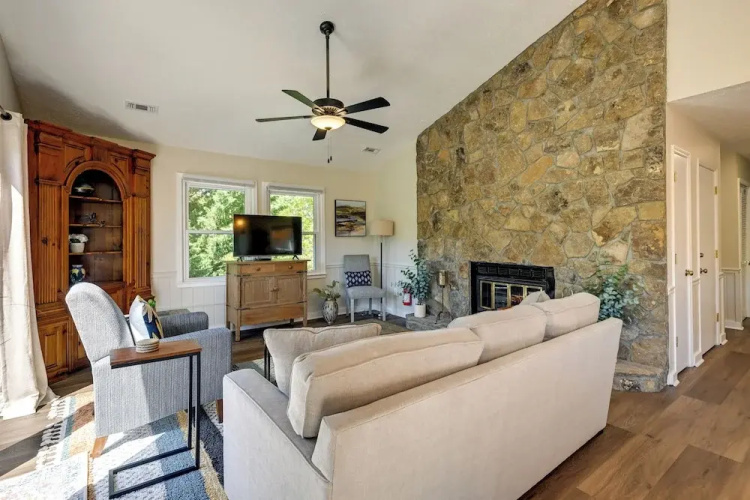 Charming Condo on Sky Valley Golf Course!