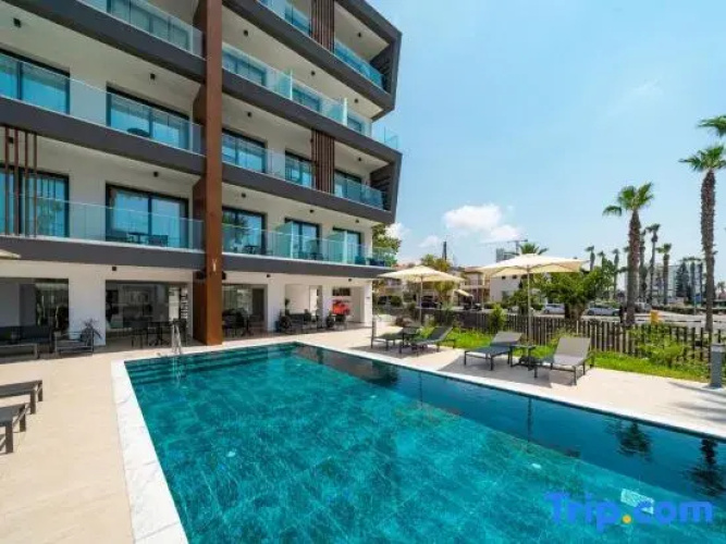 Waterside Sea View Apartments