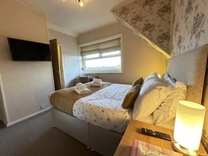 Standard Double room with partial sea view