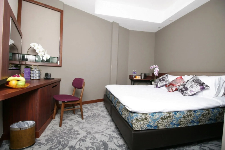 AM Hotel
