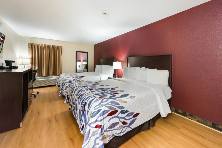 Econo Lodge Inn & Suites