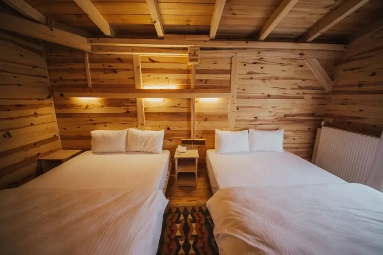 Standard Quadruple room with balcony and with mountain view