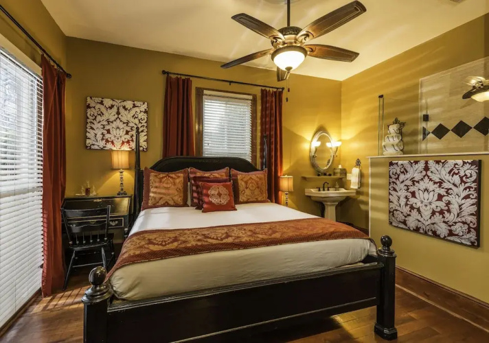 Carriage Way Inn
