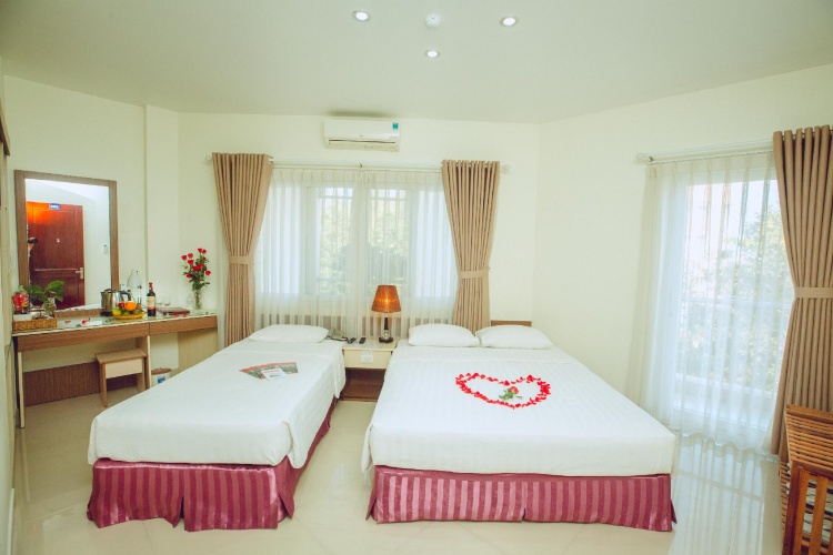 Standard Triple room