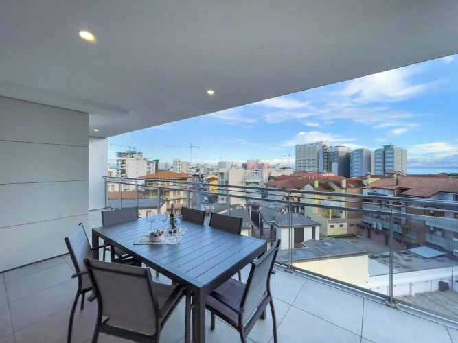2 Bedrooms Apartment with balcony and with city view