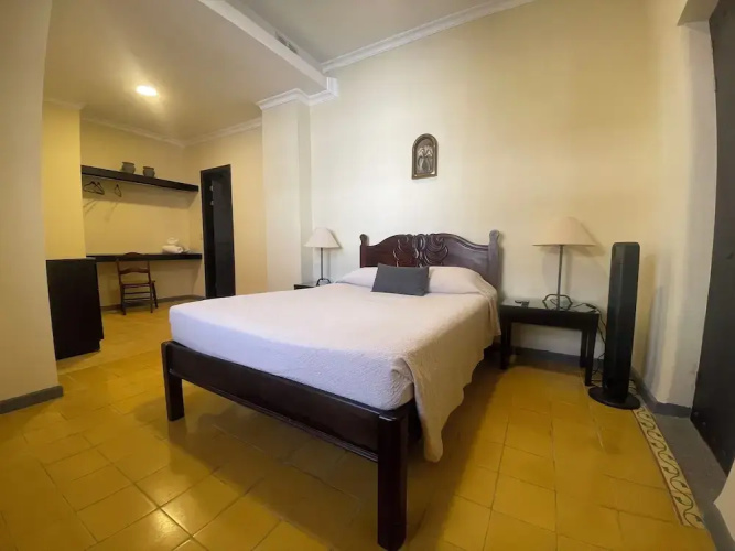 1915 Hotel