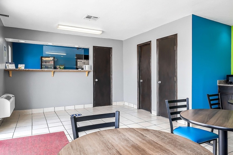 Rodeway Inn & Suites