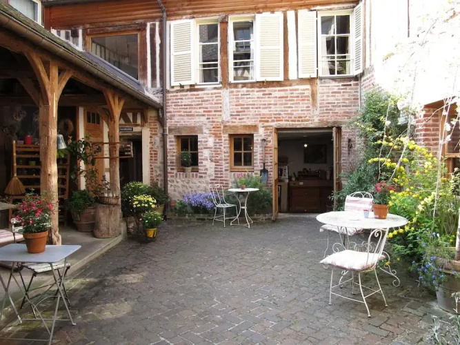 A l'Ecole Buissonnière