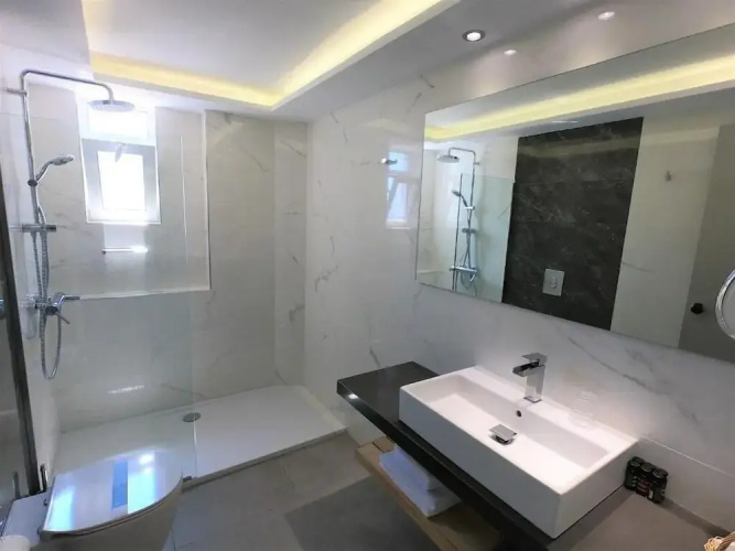 Alos Suites
