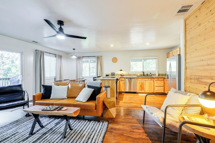 2 Bedrooms Cottage