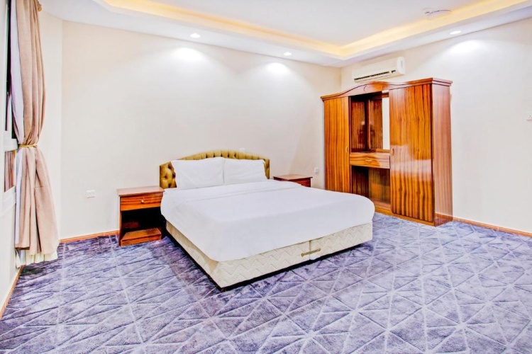 1 Bedroom Apartment