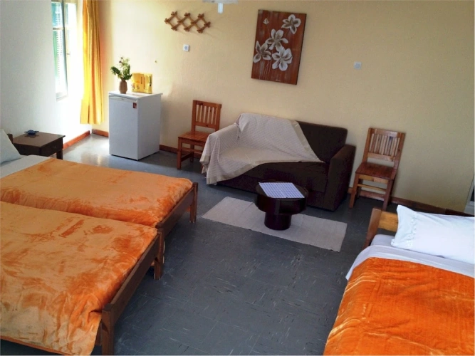 Economy Triple room