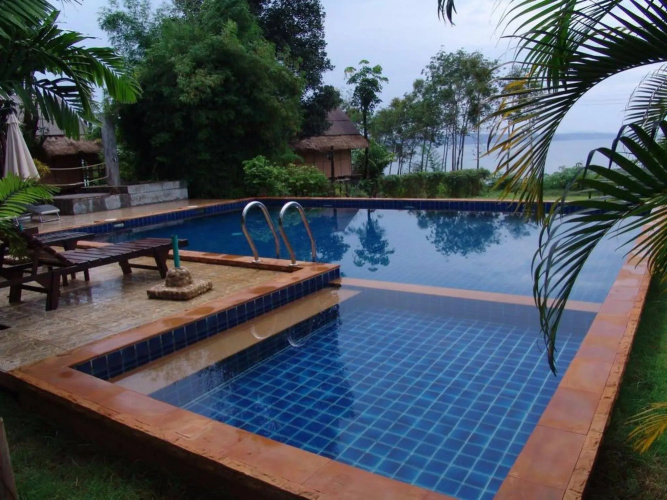 Bamboo Hideaway Resort