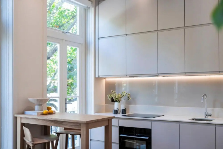 Stunning Studio Apartment, Moments From Earls Court Station