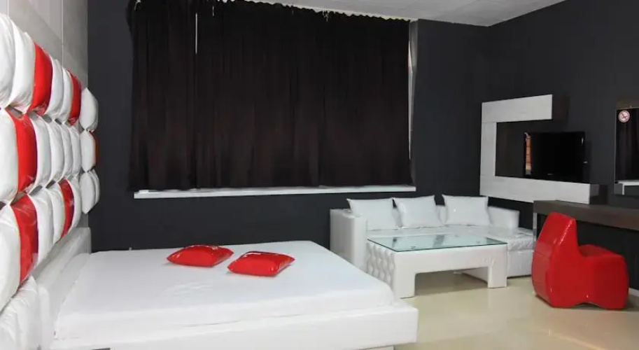 Bedroom Place Guest Rooms