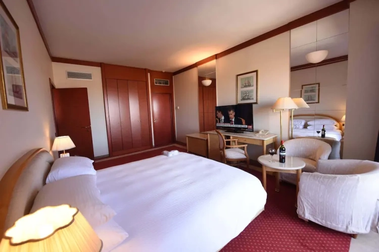 Executive Suite with balcony