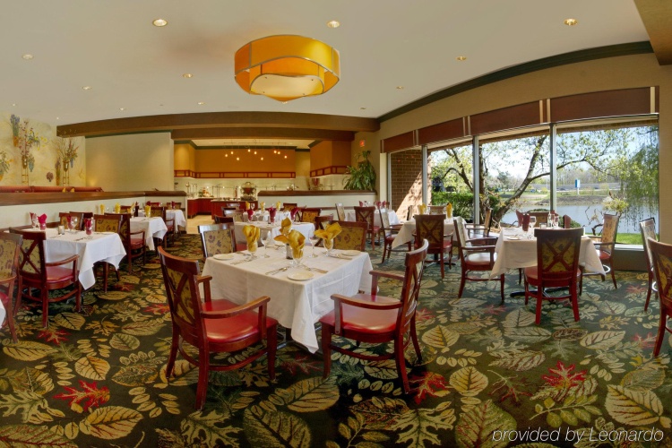 DoubleTree by Hilton Lisle Naperville photo 31