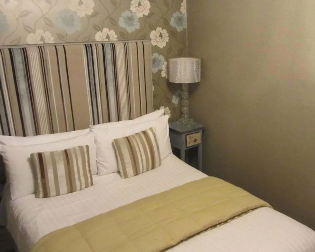 Monties Guest House