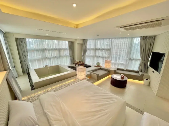 UH Suite The Myeongdong