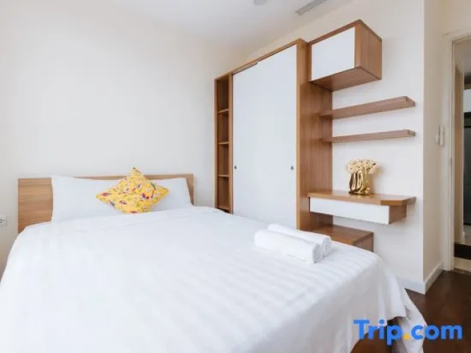 2 Bedrooms Double Apartment with city view