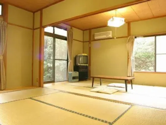 Penshon Aoisora ( Isoryourishinsenfunamori)(青い空)
