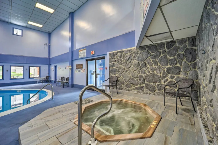 Hike, Bike & Fish: Condo w/ Deck in Beech Mountain
