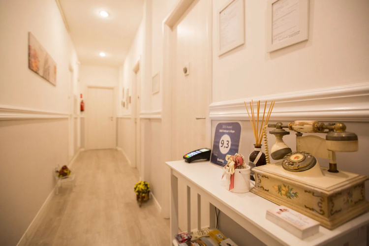 B&B Vatican's Keys