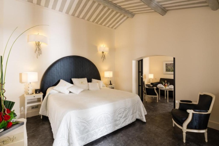 Suite with garden view