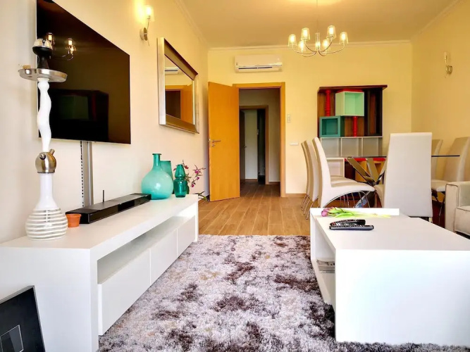 #010 Jardins Marina Holidays Flat with Shared Pool