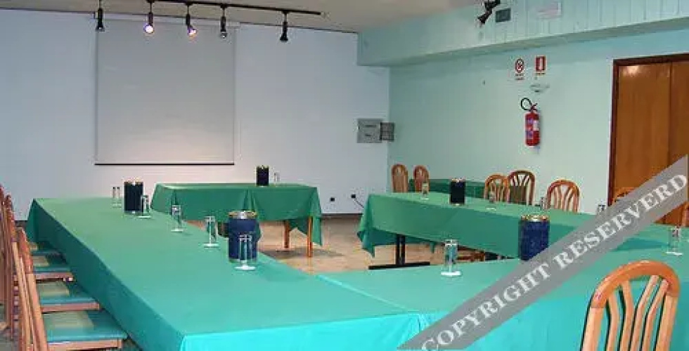 Hotel Cesari