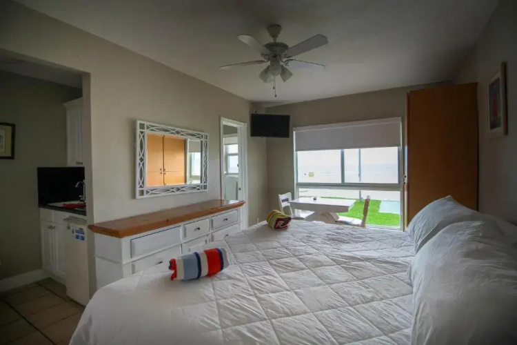 Shore View Hotel