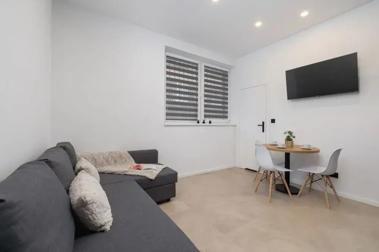 Studio by Galeria Katowicka by Renters