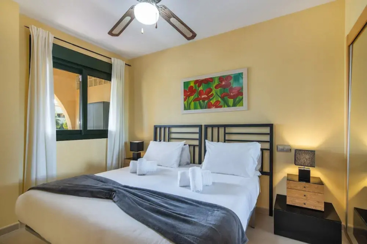 Cozy Beach Apartment for 5