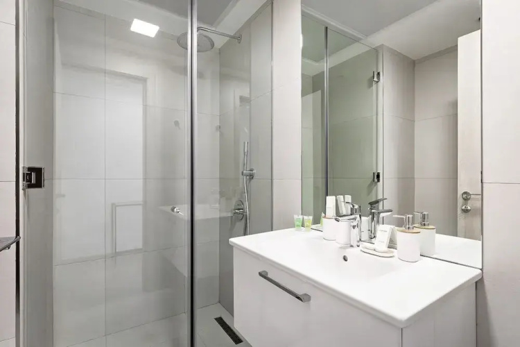 Bright 1BR with balcony in Luma 22
