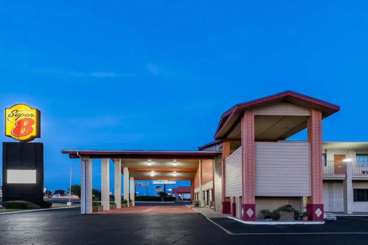 Super 8 Waco/mall Area Tx - Waco, TX