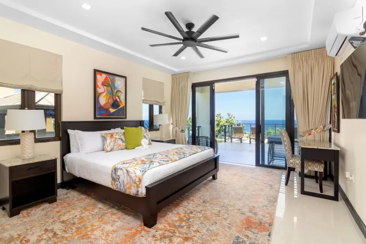 Panoramic Cliffside Luxe Villa