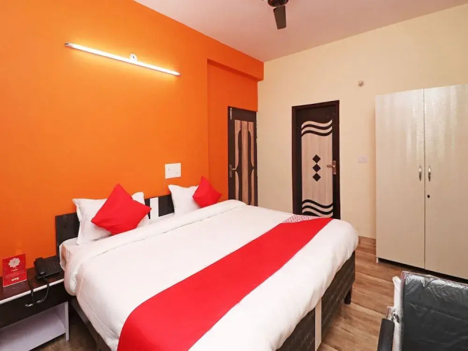 OYO 28366 Ram & Sons Residency